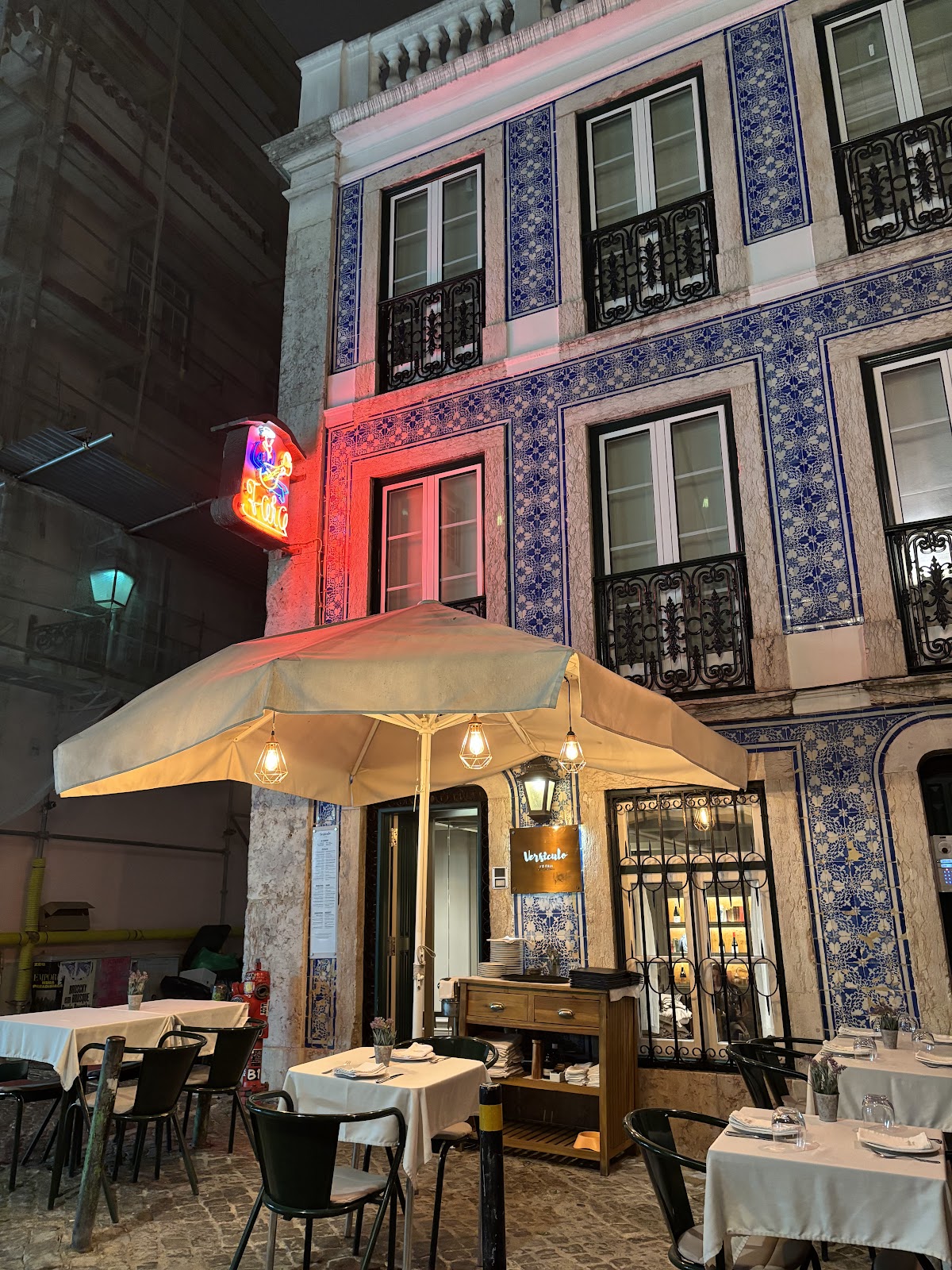Locals & Nomads Natural Wine Bar & Shop the frontage
