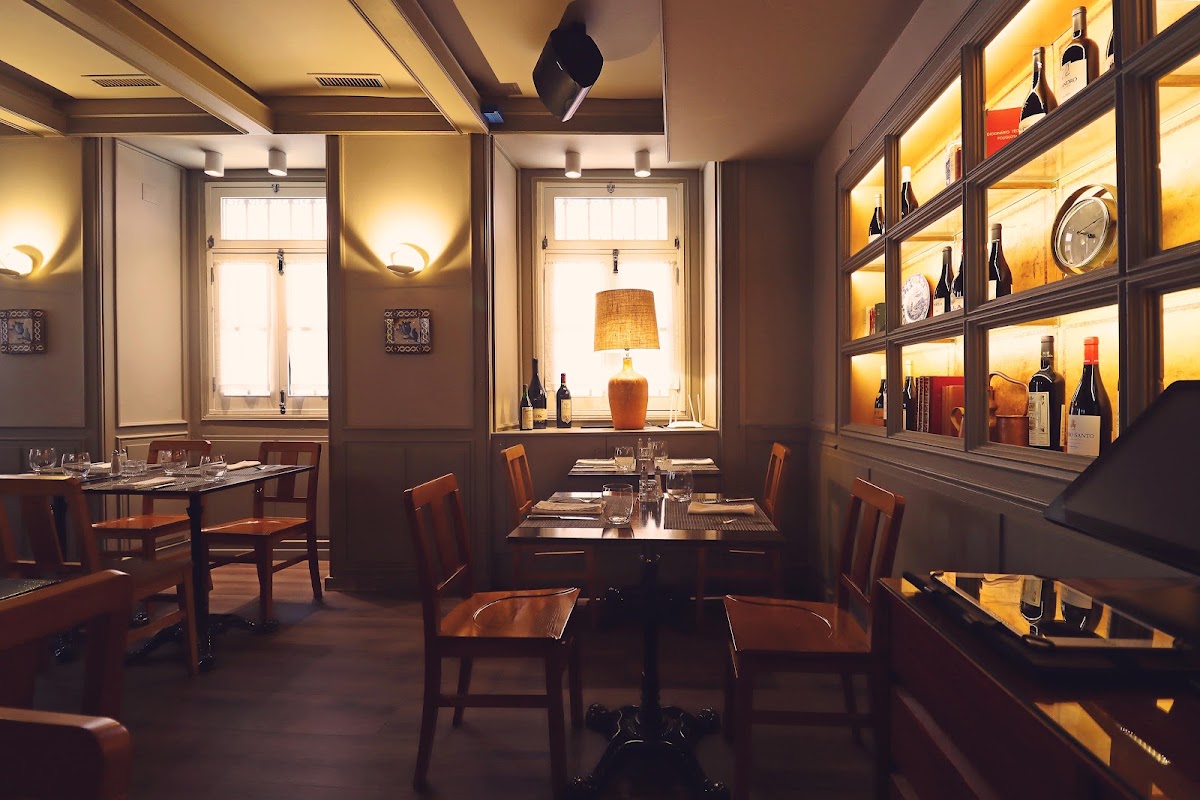 Locals & Nomads Natural Wine Bar & Shop warm dining room